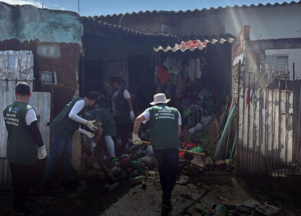 prefeitura-realiza-limpeza-em-residencia-e-remove-tres-caminhoes-de-entulho-correio-nogueirense