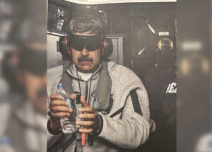 trump-publica-imagem-que-mostra-maduro-capturado-e-algemado-em-navio-dos-eua-correio-nogueirense