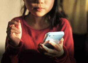 espanha-vai-proibir-acesso-as-redes-sociais-para-menores-de-16-anos-correio-nogueirense