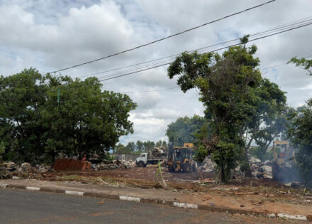 prefeitura-desativa-deposito-irregular-de-reciclaveis-e-remove-mais-de-50-caminhoes-de-residuos-correio-nogueirense