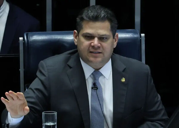 alcolumbre-mantem-sessao-da-cpmi-do-inss-que-quebrou-sigilo-de-lulinha-correio-nogueirense