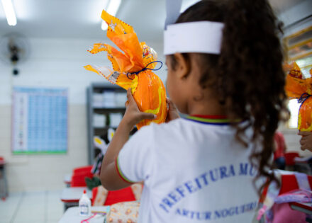 alunos-da-rede-municipal-recebem-ovos-de-pascoa-em-artur-nogueira-correio-nogueirense