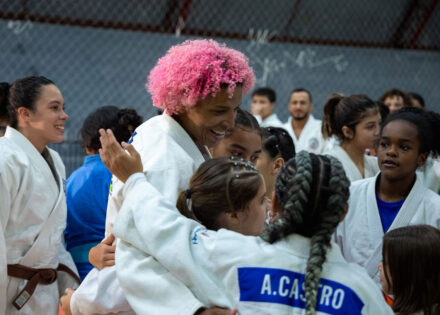 artur-nogueira-vive-noite-historica-com-visita-da-campea-olimpica-rafaela-silva-correio-nogueirense