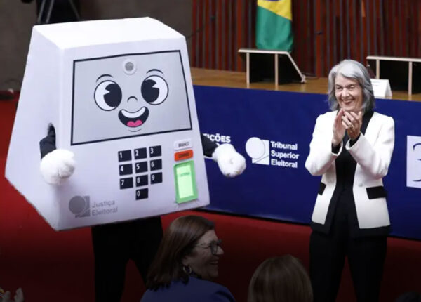 carmen-lucia-urna-eletronica-acabou-com-fraudes-nas-eleicoes-correio-nogueirense