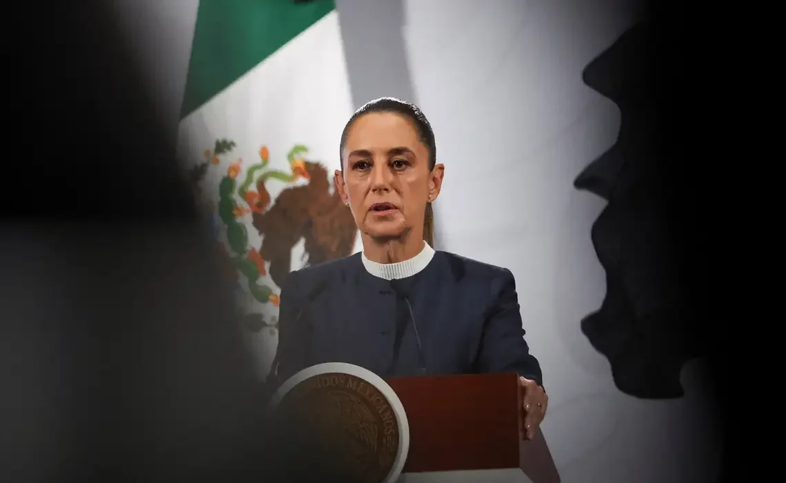 2025-11-04t165852z_1_lynxmpela3108_rtroptp_4_mexico-politics