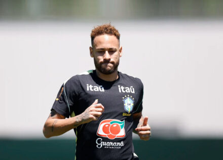 neymar-vai-a-campo-pela-primeira-vez-em-treino-da-selecao-brasileira-correio-nogueirense