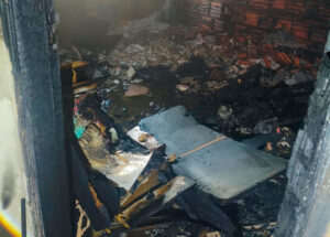 casa-e-tomada-pelo-fogo-e-sofre-grandes-danos-durante-incendio-em-artur-nogueira-correio-nogueirense-capa