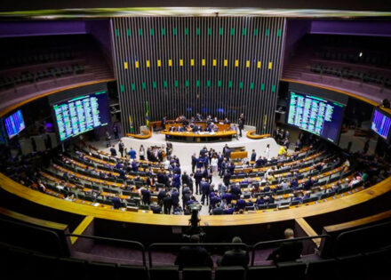 congresso-vota-nesta-semana-fim-da-escala-6x1-e-taxa-das-blusinhas-correio-nogueirense