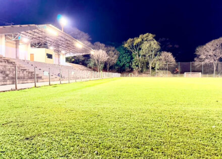 novo-sistema-de-iluminacao-do-estadio-fabio-ferrari-passa-pelo-primeiro-teste-correio-nogueirense