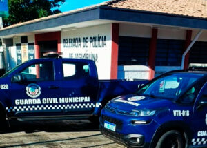 pai-e-filho-sao-conduzidos-a-delegacia-apos-ofensas-e-resistencia-contra-a-gcm-em-holambra-correio-nogueirense