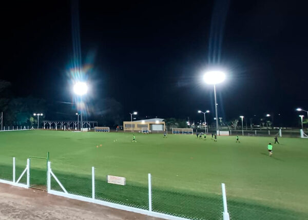 prefeitura-de-artur-nogueira-conclui-novo-sistema-de-iluminacao-do-estadio-municipal-fabio-ferrari-correio-nogueirense