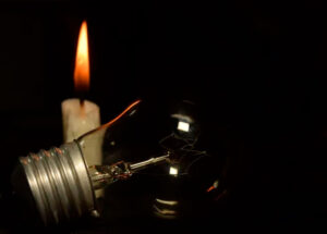 voce-sabe-a-diferenca-entre-falta-de-energia-apagao-e-pique-de-energia-correio-nogueirense
