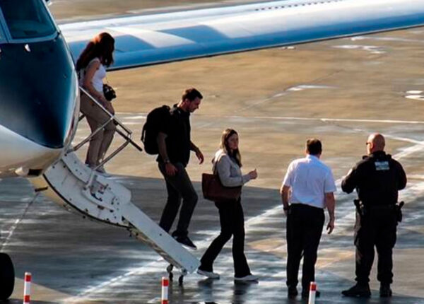 aeronave-com-flavio-bolsonaro-e-familia-pousa-nos-estados-unidos-correio-nogueirense