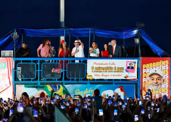 ato-vergonhoso-diz-lula-sobre-fuga-de-flavio-bolsonaro-correio-nogueirense