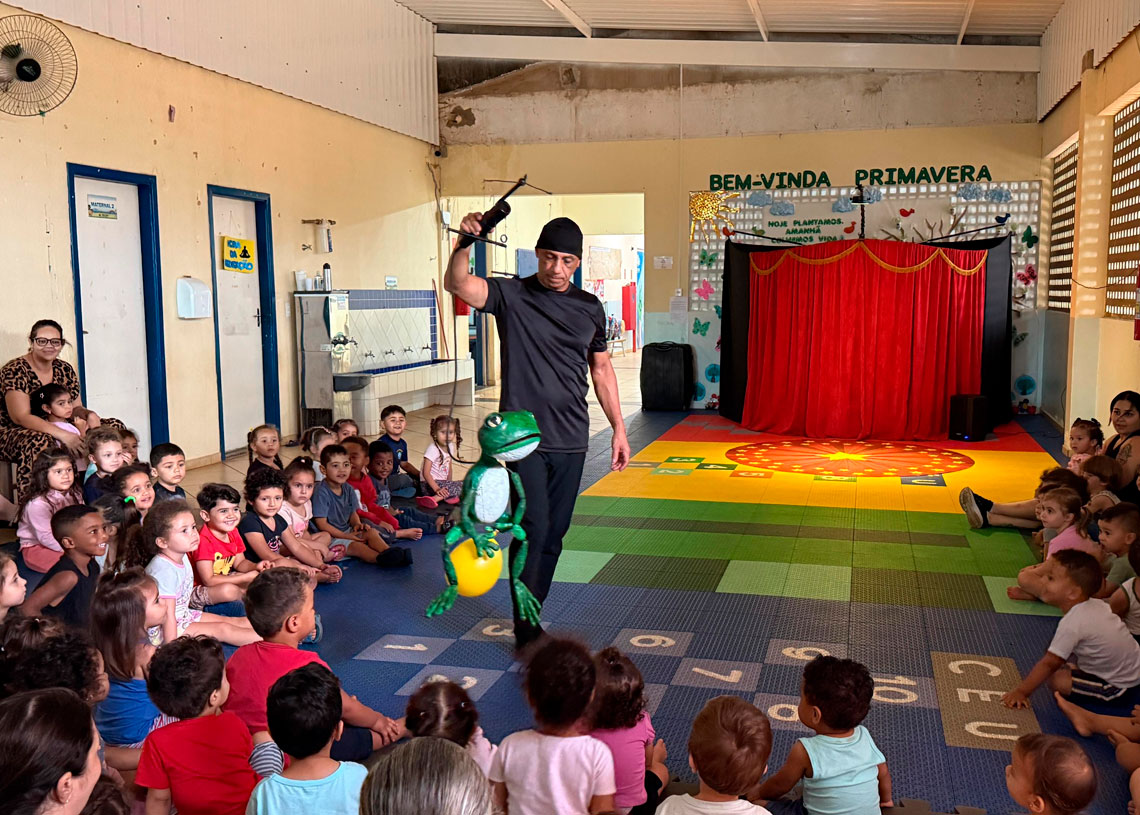 criancas-da-educacao-infantil-de-artur-nogueira-recebem-espetaculo-de-marionetes-correio-nogueirense
